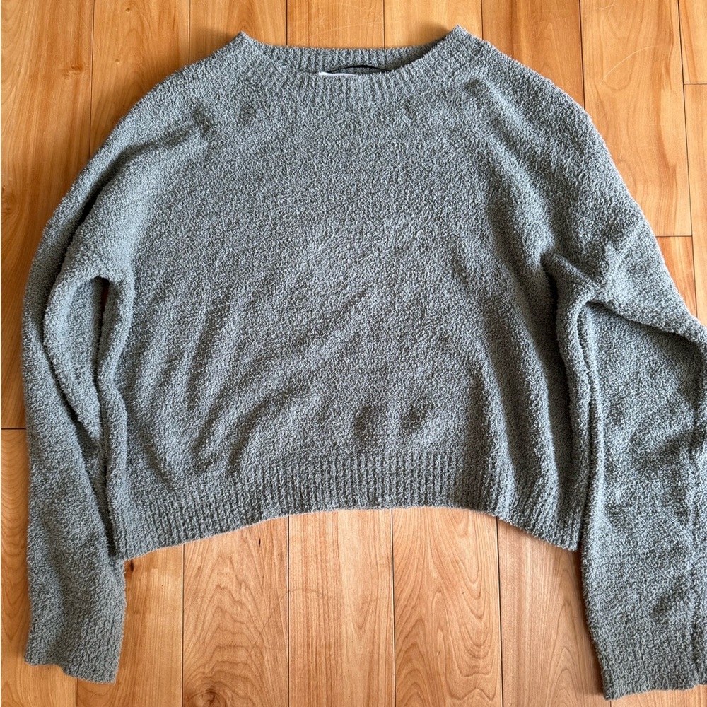 Double Zero sweater size small